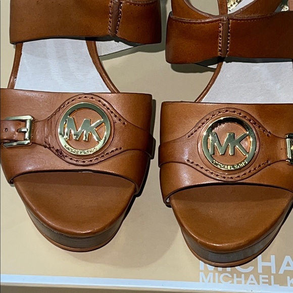 NIB Michael Kors Luggage Candace Platform Sandals - Picture 7 of 16